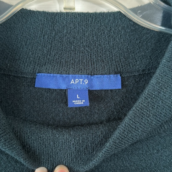 💙 2 for $10 💙 Green Sweater - Picture 2 of 2